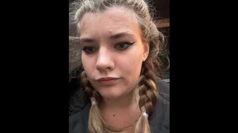 Media: holy_tereza Stripchat 2023-10-11 14:29:00