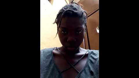 Media: holygrail001 Stripchat 2023-10-11 09:47:00