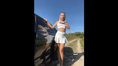 Media: luisabecker Stripchat 2023-10-11 11:54:00