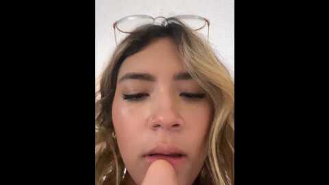 Media: mila_morgan Stripchat 2023-10-11 18:31:00