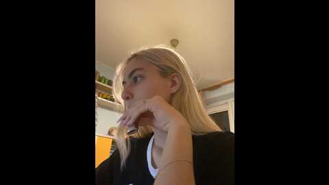 Media: misa_akerman Stripchat 2023-10-11 19:06:00