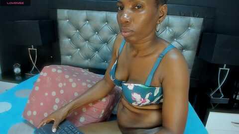 Media: monicaschwartz Stripchat 2023-10-11 22:09:00