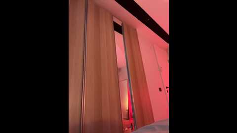 Media: oopsfoxy Stripchat 2023-10-11 09:18:00