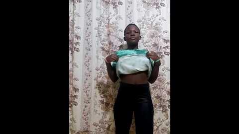 Media: swit_virgin22 Stripchat 2023-10-11 16:05:00