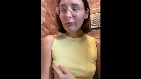 Media: the_snowwhitee Stripchat 2023-10-11 09:12:00