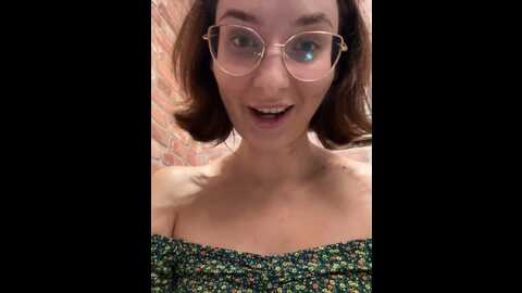 Media: the_snowwhitee Stripchat 2023-10-11 21:19:00
