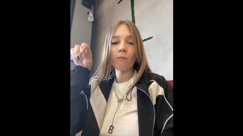 Media: wow_dream Stripchat 2023-10-11 12:59:00