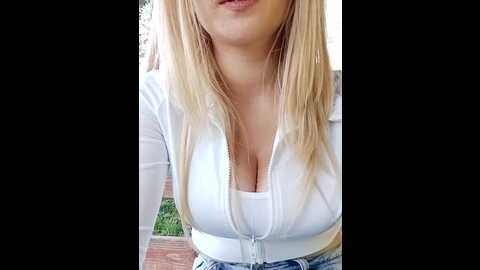 Media: dajla Stripchat 2023-10-12 10:19:00