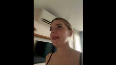 Media: legally_blonde Stripchat 2023-10-12 07:49:00
