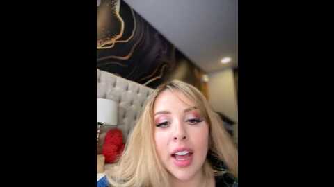 Media: alirawrz Stripchat 2023-10-13 19:54:00