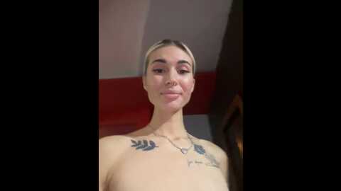 Media: charming_ritta Stripchat 2023-10-13 06:06:00