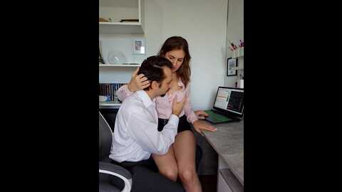 Media: lovebackground Stripchat 2023-10-13 08:13:00