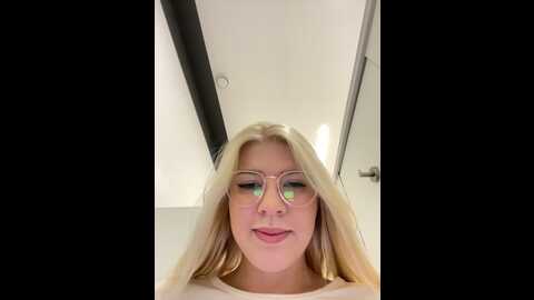 Media: newlale Stripchat 2023-10-13 03:44:00