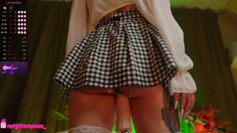 Media: zoemils Stripchat 2023-10-13 17:25:00