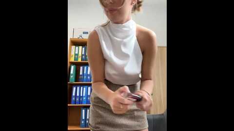 Media: hii_lolla Stripchat 2023-10-14 09:52:00