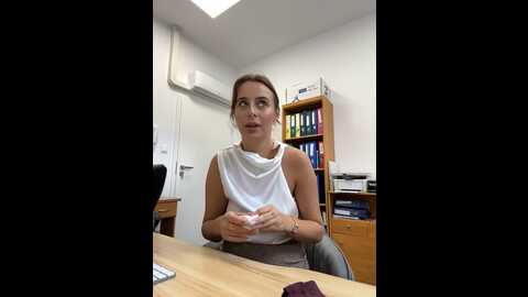 Media: hii_lolla Stripchat 2023-10-14 11:36:00