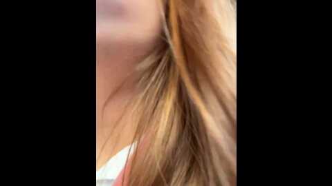 Media: lovely_520 Stripchat 2023-10-14 09:23:00