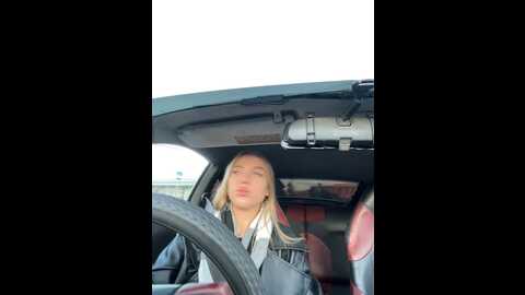 Media: pinkstar_ Stripchat 2023-10-14 10:27:00