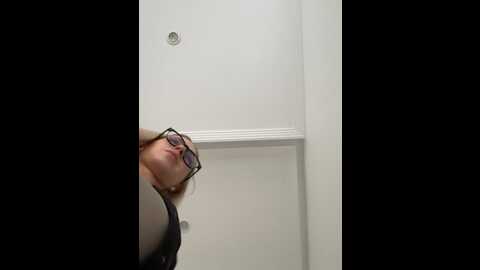 Media: streetdoll Stripchat 2023-10-14 10:11:00
