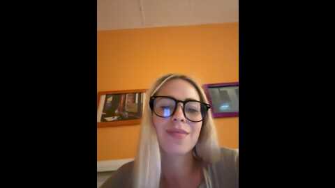 Media: streetdoll Stripchat 2023-10-14 15:12:00