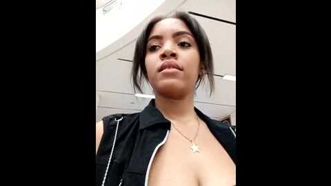 Media: sweetsin2 Stripchat 2023-10-14 16:21:00