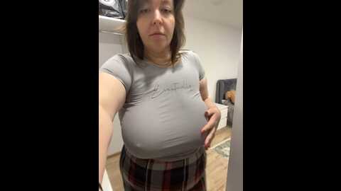 Media: _wonder_woman Stripchat 2023-10-15 13:34:00