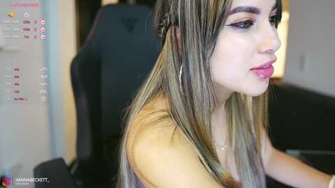 Media: hannabeckett Stripchat 2023-10-15 07:03:00