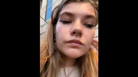 Media: holy_tereza Stripchat 2023-10-15 15:04:00