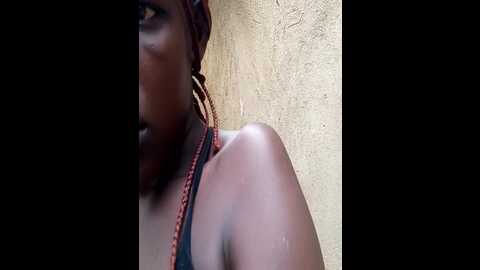 Media: holygrail001 Stripchat 2023-10-15 06:53:00