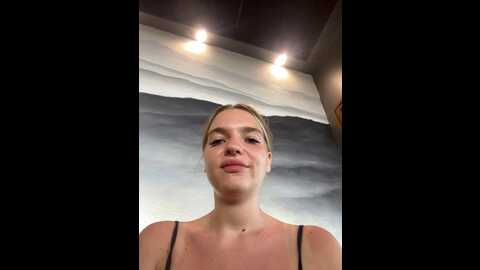 Media: legally_blonde Stripchat 2023-10-15 09:48:00