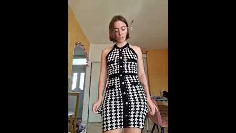 Media: daisy_michto_officiel Stripchat 2023-10-16 14:49:00