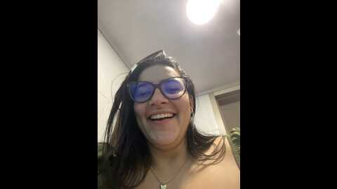 Media: lia_flowers Stripchat 2023-10-16 05:10:00