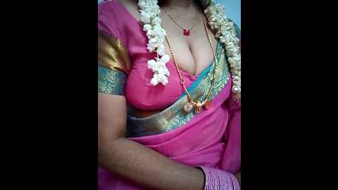 Media: saraasophia Stripchat 2023-10-16 18:15:00
