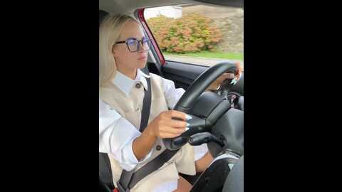 Media: streetdoll Stripchat 2023-10-16 15:10:00