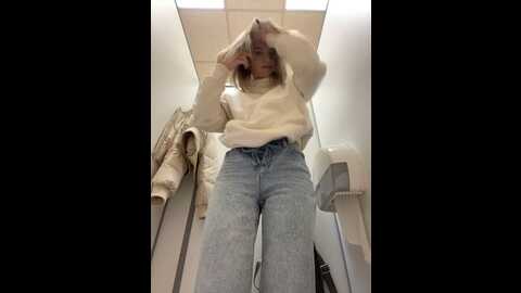 Media: _angelari_ Stripchat 2023-10-17 10:56:00