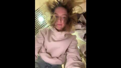 Media: _angelari_ Stripchat 2023-10-17 13:08:00