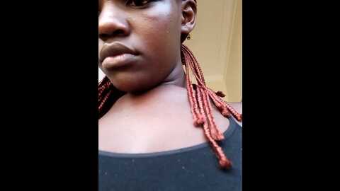 Media: holygrail001 Stripchat 2023-10-17 13:05:00