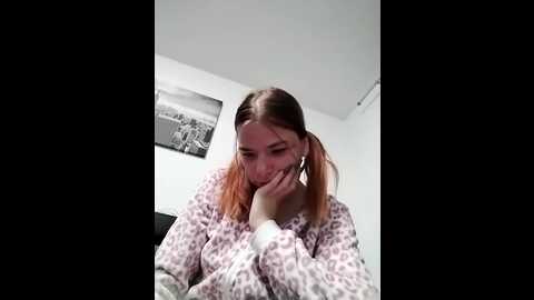 Media: juliaundadem Stripchat 2023-10-17 00:05:00
