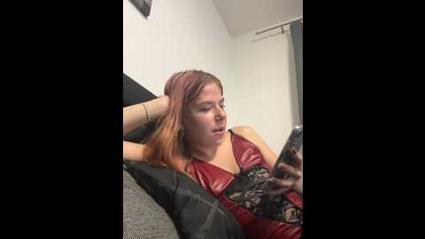 Media: juliaundadem Stripchat 2023-10-17 20:38:00