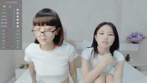 Media: little_yena Stripchat 2023-10-17 21:57:00