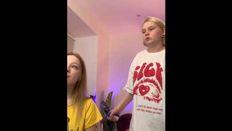 Media: radiants_two Stripchat 2023-10-16 23:06:00