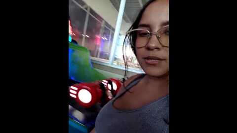 Media: sweetsin2 Stripchat 2023-10-17 19:06:00