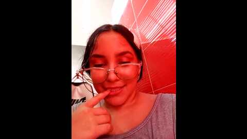 Media: sweetsin2 Stripchat 2023-10-17 20:27:00