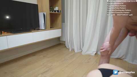 Media: annamalia_ Stripchat 2023-10-18 15:24:00