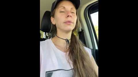 Media: kittywhispers Stripchat 2023-10-18 20:03:00