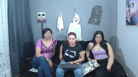 Media: lesb_milf Stripchat 2023-10-18 16:46:00