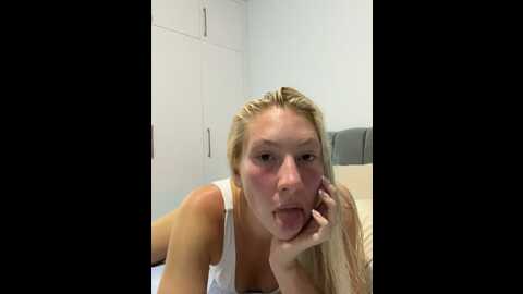 Media: luisabecker Stripchat 2023-10-18 17:08:00