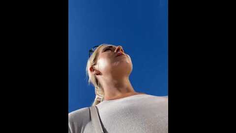 Media: streetdoll Stripchat 2023-10-18 10:54:00