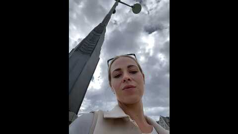 Media: streetdoll Stripchat 2023-10-18 13:28:00