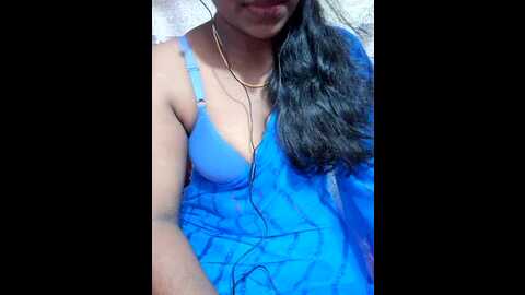 Media: tamil_moni43 Stripchat 2023-10-18 21:33:00